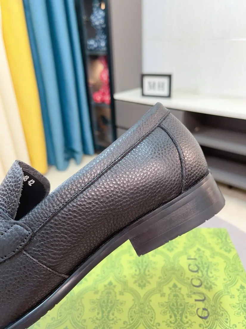 Men's shoes 💰500🌹🌹Niuli [GUCCI Gucci] A new style of formal men's leather shoes is coming~ The original quality upper is made of patent leather imported from Italy, the leather is soft and delicate, comfortable and soft first-layer cowhide lining, rubber wear-resistant outsole, the shoe shape is dignified and domineering, and the luxury charm cannot be concealed! The natural and free nouveau riche leads the trend. Code number: 38-44